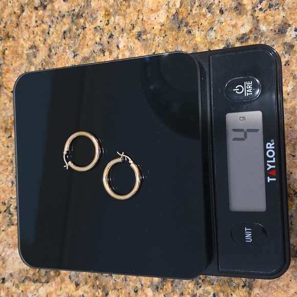 Hold! 2 Sets Of Hoop Earrings - Picture 8 of 11